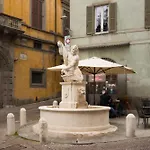 Bergamo Art - Fontana Del Delfino